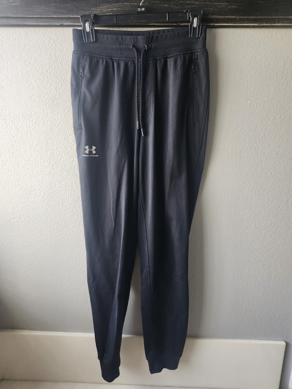 Under Armour Men's Black Jogger Pants